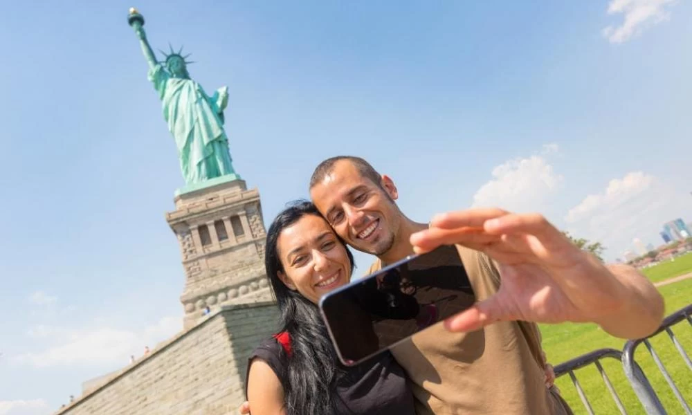 ΗΠΑ: Δεν είναι υποχρεωτικός ο εμβολιασμός για την είσοδο στη χώρα